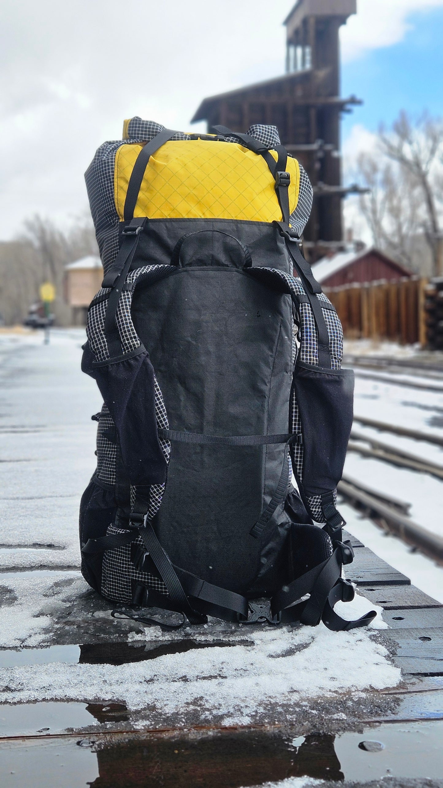 Conejos 45L Framed