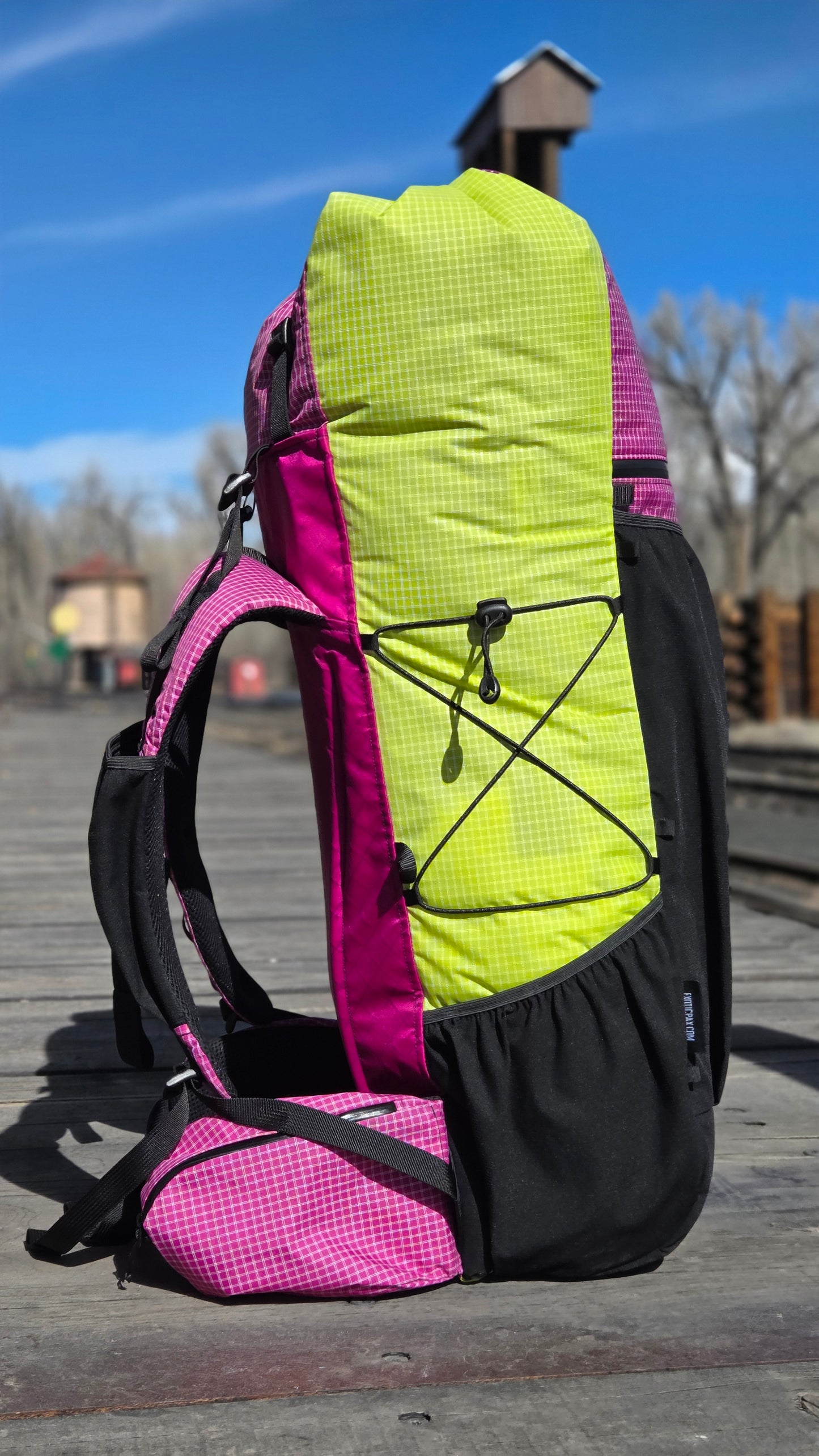 Conejos 45L Framed