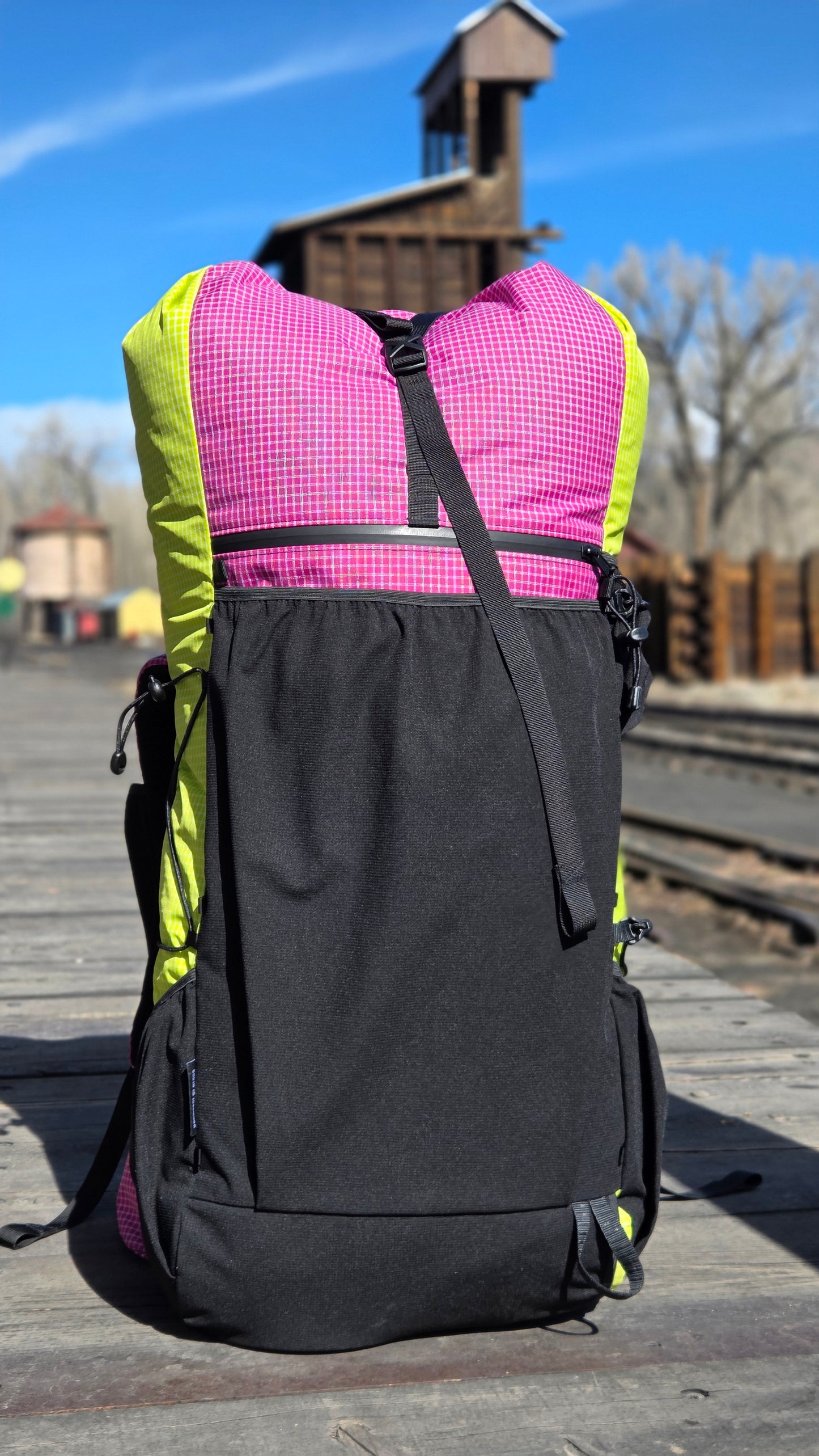 Conejos 45L Framed
