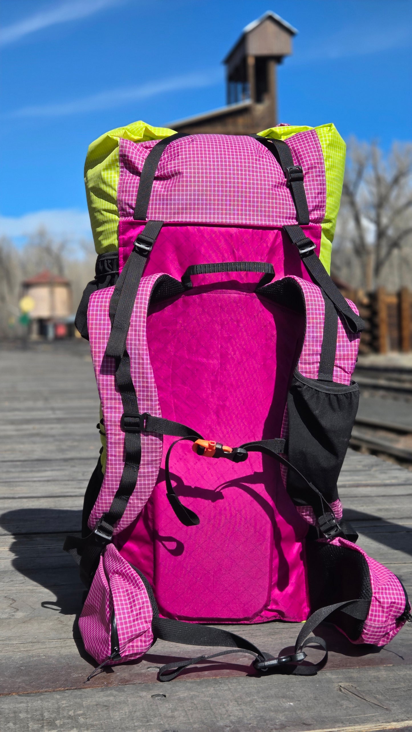Conejos 45L Framed