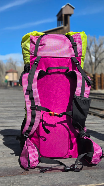 Conejos 45L Framed